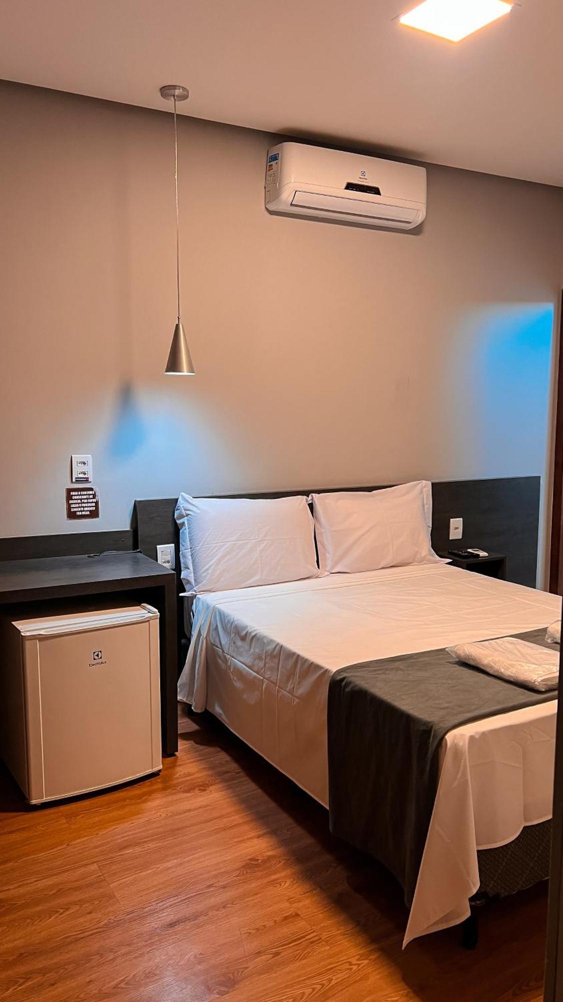 Hotel Cerrado มอนเตสกลารอส ภายนอก รูปภาพ